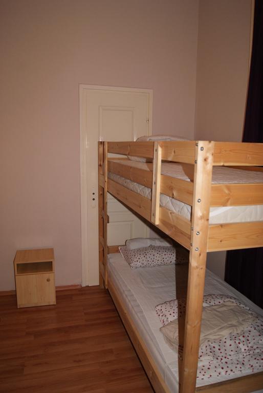 Happy Hostel Budapeşte Oda fotoğraf