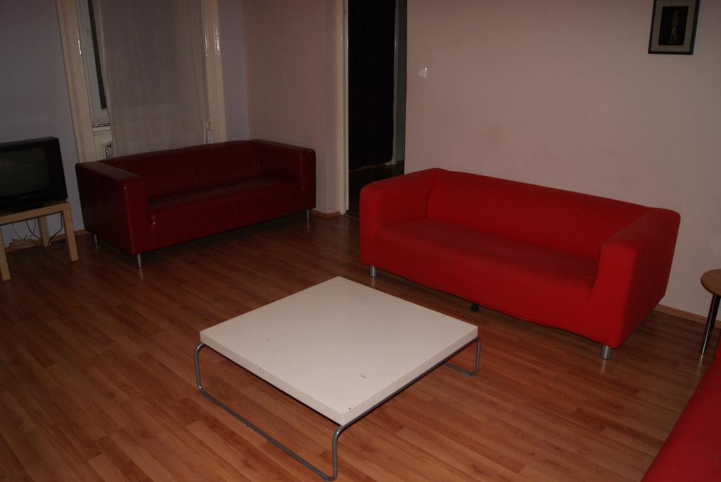 Happy Hostel Budapeşte Oda fotoğraf