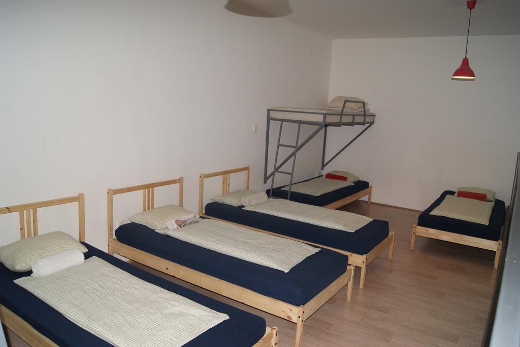 Happy Hostel Budapeşte Oda fotoğraf