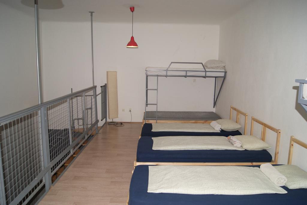 Happy Hostel Budapeşte Oda fotoğraf