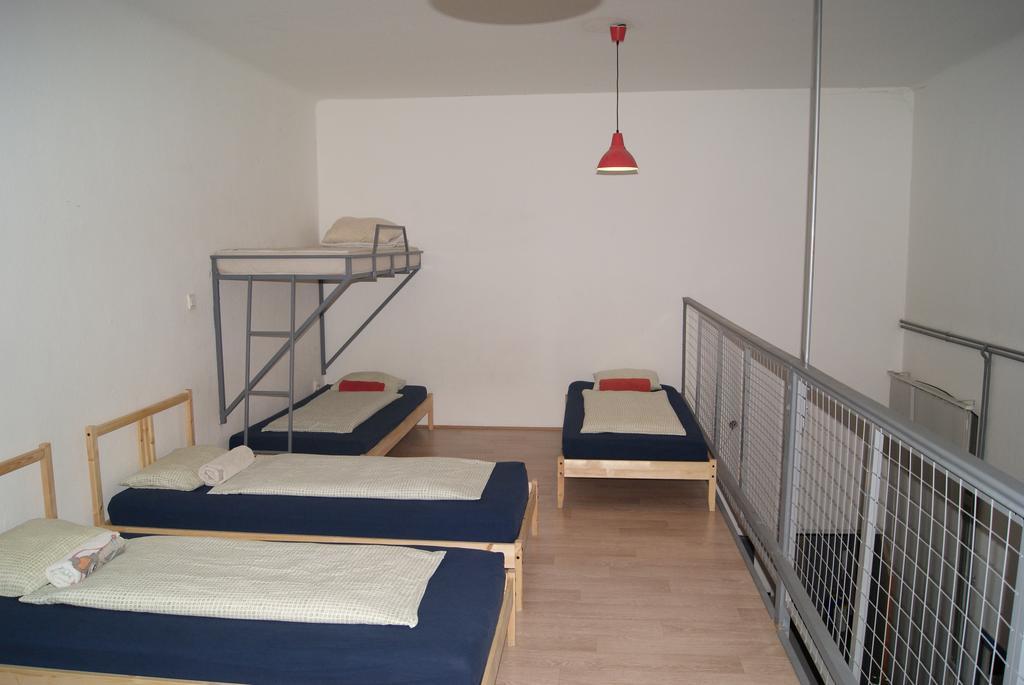 Happy Hostel Budapeşte Oda fotoğraf